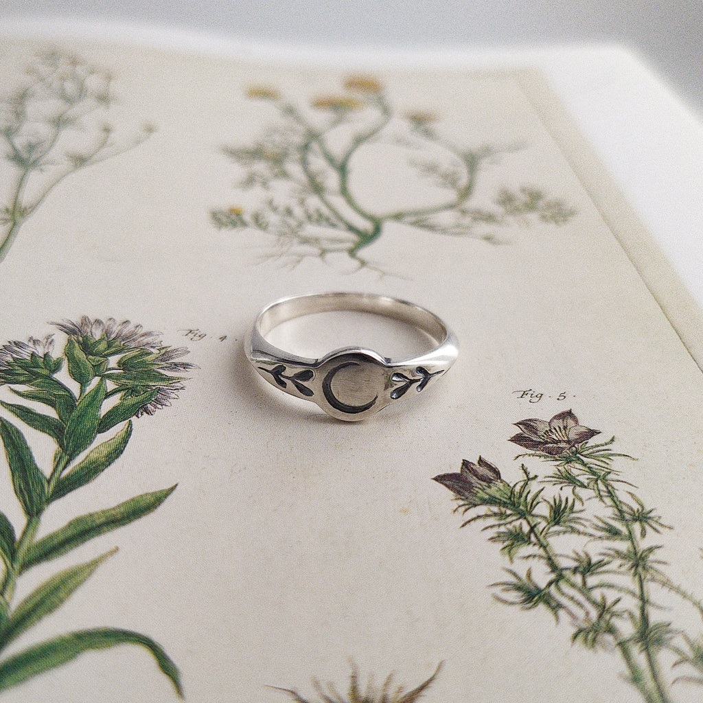 Folk Art ring with crescent moon | Silver - Folklorika