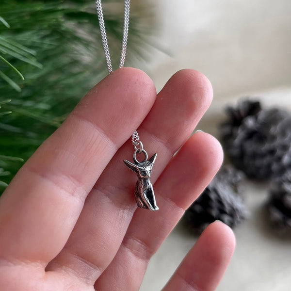 Resting Fennec pendant - Folklorika