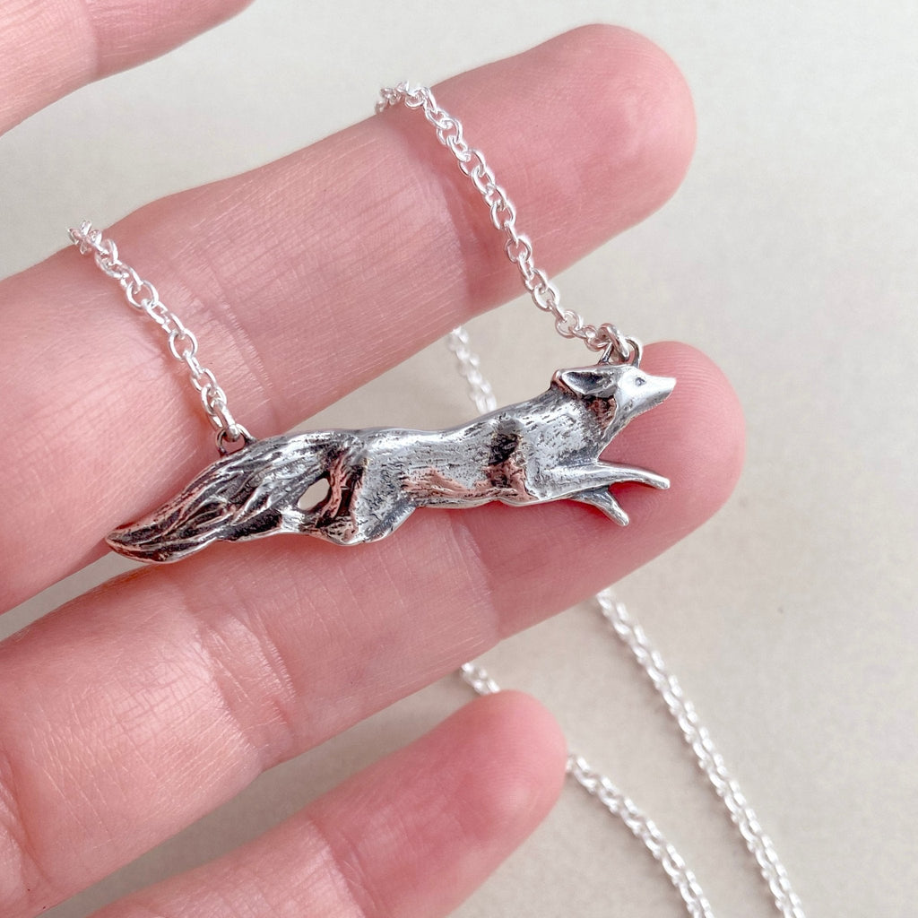 Running Wolf pendant | Silver - Folklorika